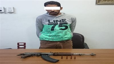 ضبط شخص لقيامه بإصابة شقيقه بطلق نارى لوجود خلافات بينهما