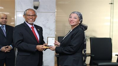 وزيرة البيئة تناقش مع نظيرها السنغافوري التعاون المشترك خلال الفترة القادمة