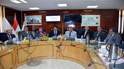 محافظ القليوبية يشارك في مجلس إدارة كلية الطب بجامعة بنها 