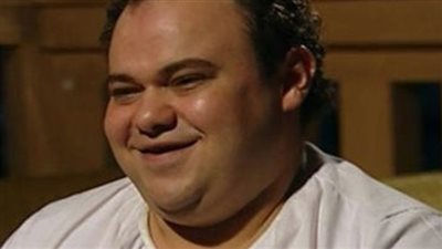 غدا.. مدحت تيخا ضيف السفيرة عزيزة