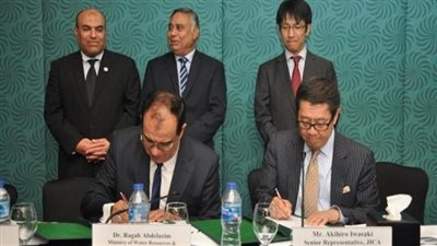 توقيع عقد مشروع إنشاء مجموعة قناطر ديروط الجديدة