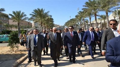 عبد الغفار يتفقد أعمال تطوير منشآت مجمع العلوم الإنسانية بجامعة الإسكندرية