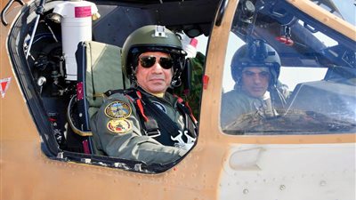 تفاصيل تفقد الرئيس السيسي لإحدى القواعد الجوية فجر اليوم