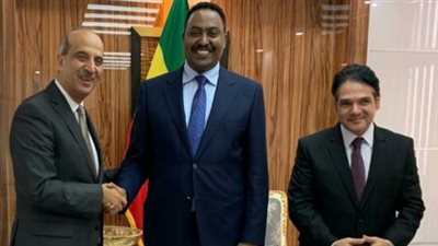 السفير المصرى الجديد لدى إثيوبيا يقدم صورة من أوراق اعتماده