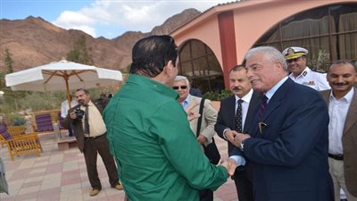 الليلة.. طارق علام يلتقي بمحافظ جنوب سيناء في هو ده علي المحور