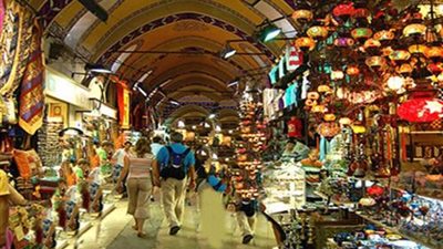 الآثار تستعد لإخلاء المناطق الأثرية من البازارات السياحية التي انتهت عقودها