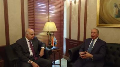 محافظ البحر الأحمر ووزير السياحة يبحثان سبل تنشيط السياحة