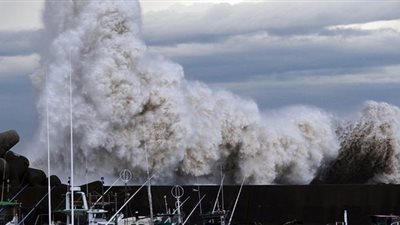 إعصار قوي يضرب جنوب غرب اليابان