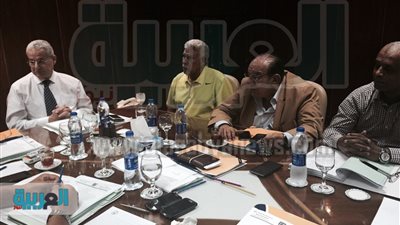 بالصور.. إدارة المقاولون تعتمد عقود لاعبي الفريق واللائحة المالية