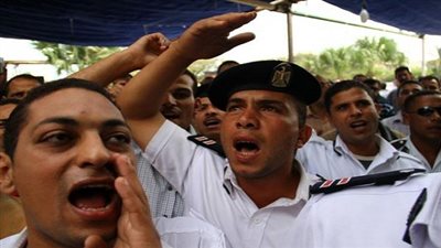 بلاغ للنائب العام لتطبيق قانون التظاهر على أمناء الشرطة