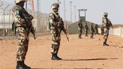 إرهابى و3 نساء يسلمون انفسهم للجيش الجزائرى