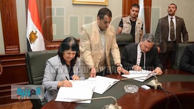 بالصور.. اتفاقية لتطوير 39 مدرسة بالمناطق العشوائية في الإسكندرية