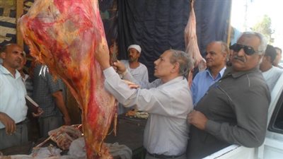 بالصور.. ضبط 98 كيلو لحومًا فاسدة بأسيوط
