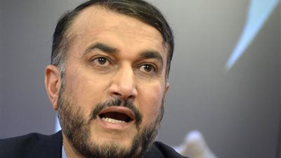 مساعد وزير خارجية إيران يجري اتصالاً هاتفيا بالمبعوث الأممي إلى اليمن