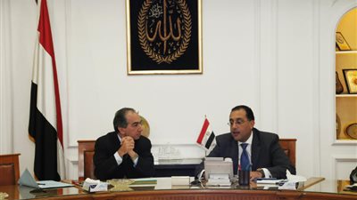  وزير الإسكان: إنهاء أزمة مياه 