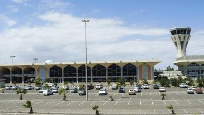 السعودية تعلن وصول الطائرة الاغاثية العاشرة إلى اليمن