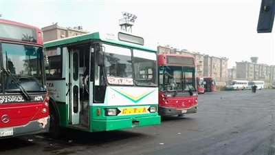 العاملون بالنقل العام يطالبون بتدخل 