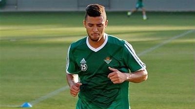 بالفيديو.. مدرب بيتيس يكشف سبب استبعاد 