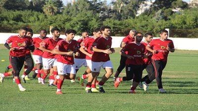 شاهد.. الأهلي يتسلم تذاكر مباراة برشلونة
