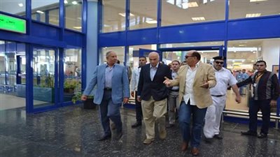 وزير السياحة يتفقد مطار مرسى علم