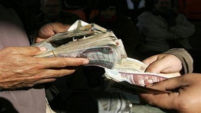 سقوط موظف بـ