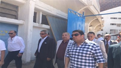 وزير الشباب ومحافظ الإسماعيلية يتفقدان الاستاد الرياضي