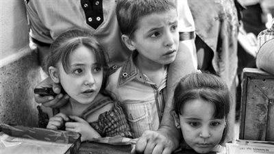 وصول مئات اللاجئين السوريين القادمين من المجر إلى النمسا