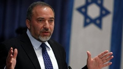 ليبرمان: نتانياهو حريص على بقائه بالسلطة اكثر من حرصه على احباط خطر ايران