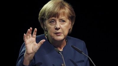 ميركل: إيران لها نفوذ فيما يحدث بسوريا 