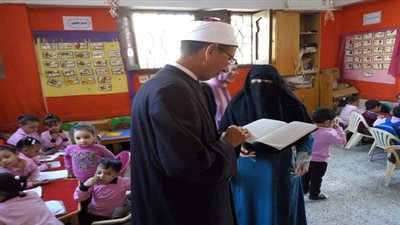 بالصور.. رئيس منطقة الفيوم الازهرية متابعة مستمرة لسَير العملية التعليمية بالمعاهد
