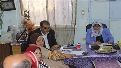 وكيل تعليم السويس تعقد اجتماعا بقياداتها لدراسة التطوير 