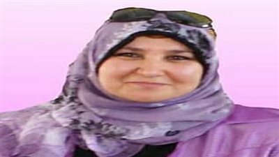 وكيل تعليم السويس تخلى احدى المدارس حفاظا على الطالبات من اختناق ادخنة حرائق القمامة