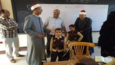 رئيس منطقة الفيوم الأزهرية يواصل جولاته التفقدية على المعاهد 