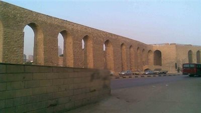 نائب المحافظ: البدء فى الخطوات التنفيذية لنقل السكان بمنطقة سور مجرى العيون