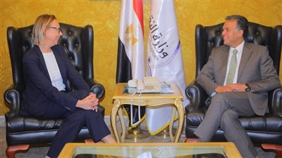 وزير النقل يلتقي المدير الاقليمي للبنك الافريقي للتنمية  لبحث التعاون بين الجانبين 