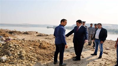 محافظ القليوبية يقوم بجولة مفاجئة لمدينة الخانكة ويتفقد مشروع الصوامع وبحيرة عرب العليقات