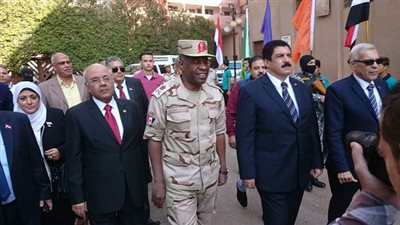 الفيومي يرعي تدريب المعلمين بالتنسيق مع قيادة الدفاع الشعبي والعسكري 