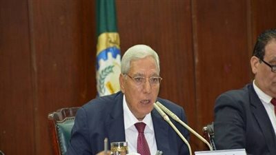 محافظ الدقهليه.. السماح بزيادة بناء الادوار للحد من التوسع الافقي علي الاراضي الزراعيه بالريف