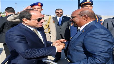 الرئيس السيسي يلتقي مع الرئيس السوداني