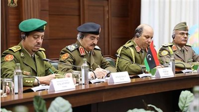 شاهد.. لقاء المشير خليفة حفتر مع وزير الدفاع الروسي في موسكو