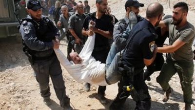 الاحتلال الإسرائيلى يصيب عشرات الفلسطينيين ويعتقل 3 غرب رام الله