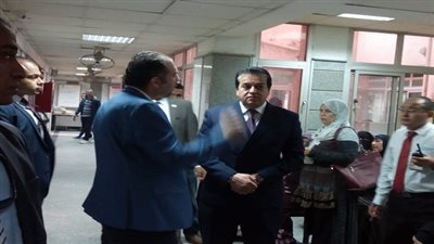 وزير التعليم العالي يقوم بزيارة مفاجئة للمعهد القومي للأورام 