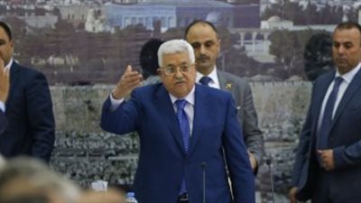 الرئيس الفلسطينى يصل للقاهرة للمشاركة فى منتدى شباب العالم