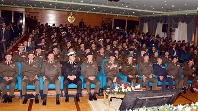 وزير الدفاع يشهد مناقشة كلية الحرب العليا فى ظل المتغيرات الدولية والإقليمية 