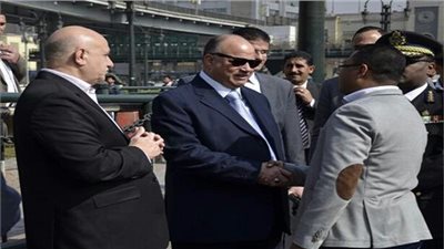 محافظ القاهرة لرؤساء الأحياء: التواجد في الشارع على مدار اليوم والتواصل المباشر مع المواطنين