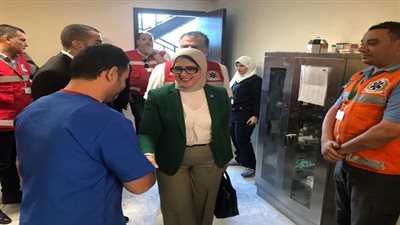 وزيرة الصحة تتفقد العيادات الطبية الميدانية وتراجع خطة التامين الطبي لمؤتمر شرم الشيخ