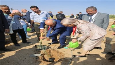 وزيرة البيئة ووفود العالم يزرعون أشجار الزيتون بحديقة السلام 