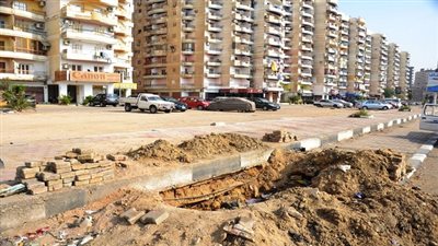 بدء أعمال الحفر لتغيير الكابل الكهربائي الرئيسي بشارع صلاح نسيم بالسويس