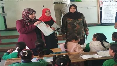 بالصور.. وكيل تعليم السويس تتفقد مدارس القطاع الريفي