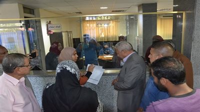 صقر.. يؤكد علي تقديم الخدمات للمواطنين بمراكز السويس التكنولوجية